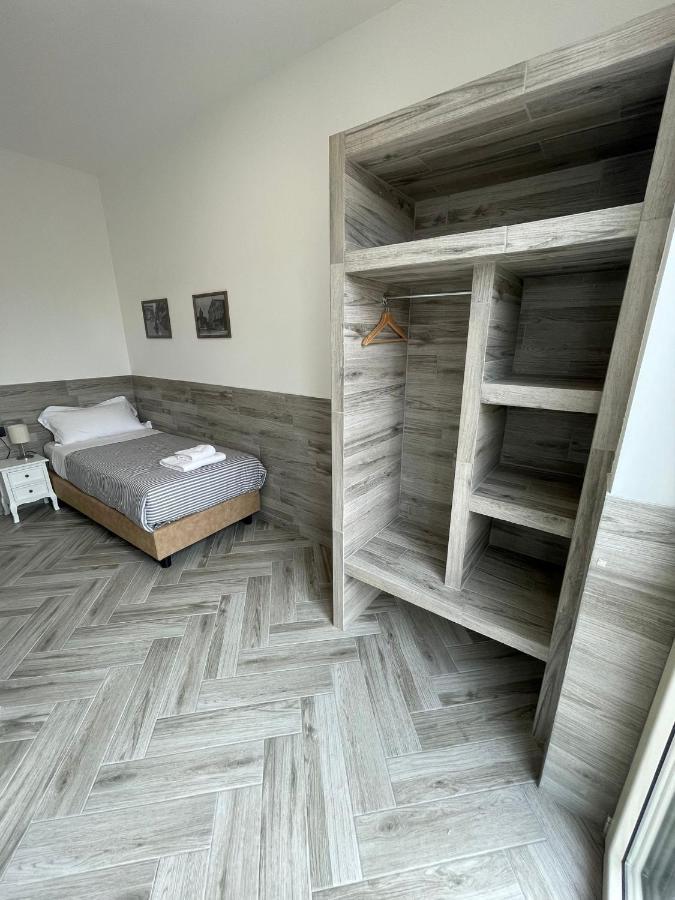 Holiday Rooms Rho Eksteriør bilde